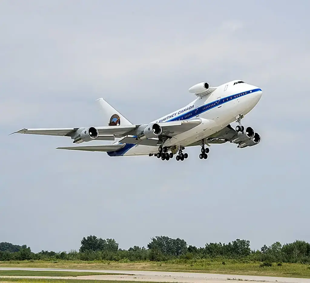 Pratt & Whitney Canada Being 747 In flight engine testing at Mirabel airport.